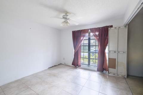 6149 Olivewood Circle, Greenacres FL - photo 8 of 11