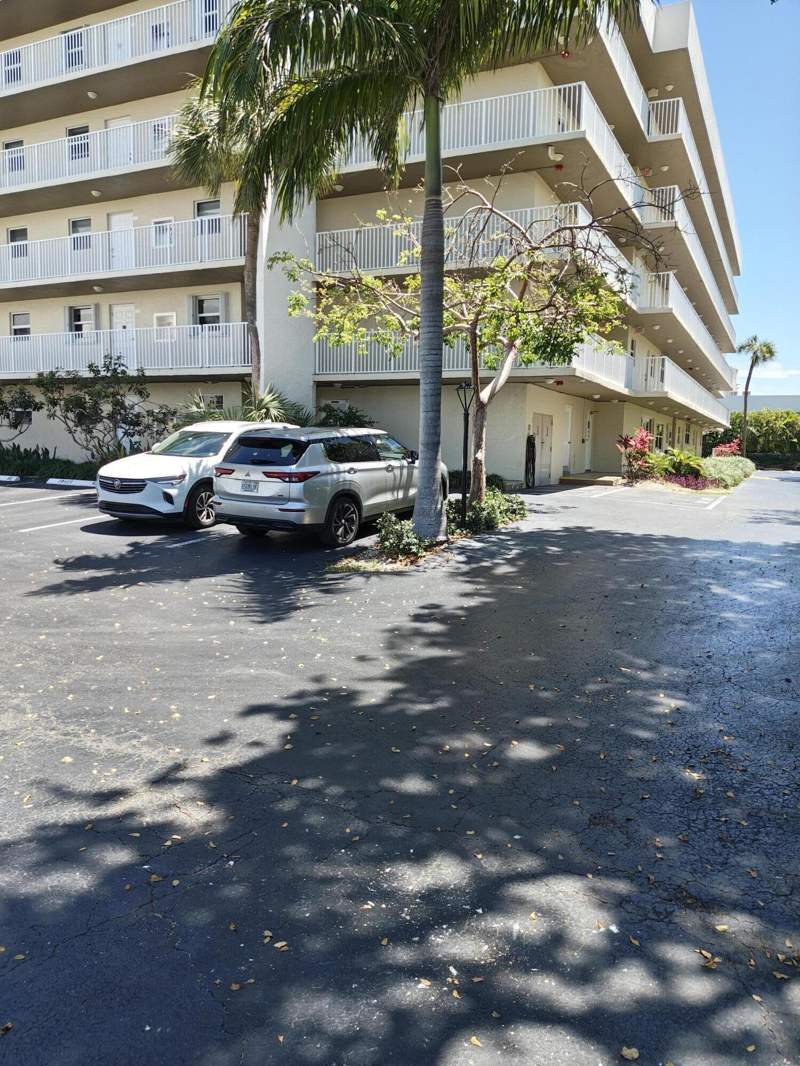 1 bedroom Condominium at 2929 S Ocean Boulevard #2110, Boca Condo, Boca Raton — photo 3