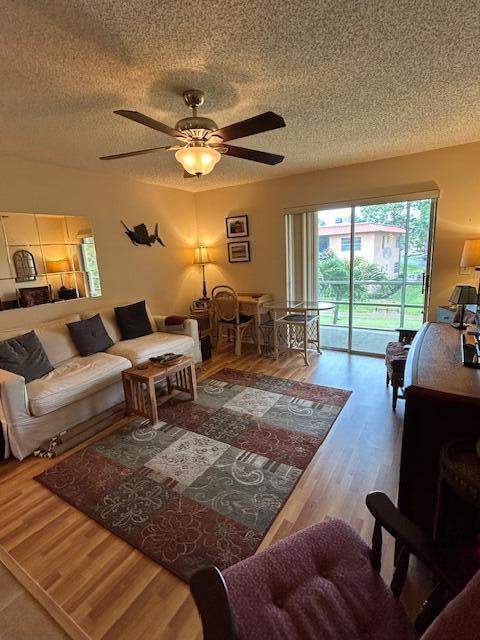 1 bedroom Condominium at 1951 SW Palm City Road #H, King Mountain Condo (Aka Monterey Yacht & Country, Stuart — photo 3