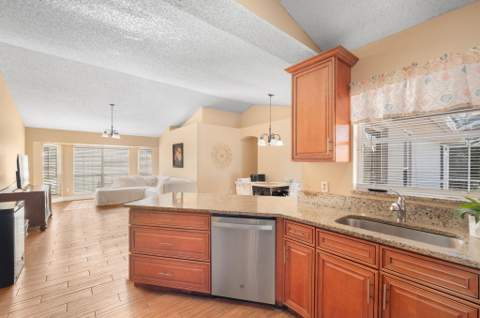 5930 NW Theda Lane, Port St. Lucie FL - photo 7 of 22