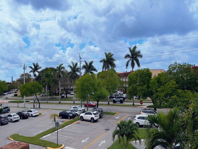 1 bedroom Condominium at 8901 Sunrise Lakes Boulevard #307, Sunrise Lakes 82 Condo, Sunrise — photo 2