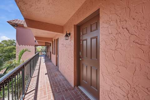 670 Tennis Club Drive #303, Fort Lauderdale FL - photo 16 of 27