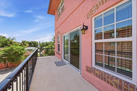 670 Tennis Club Drive #303, Fort Lauderdale FL - photo 13 of 27