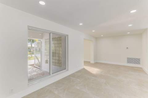 5591 NE 29th Avenue, Fort Lauderdale FL - photo 7 of 72