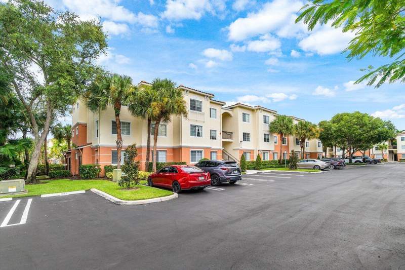 1 bedroom Condominium at 9849 Baywinds Drive #8304, Mezzano Condo, West Palm Beach — photo 3