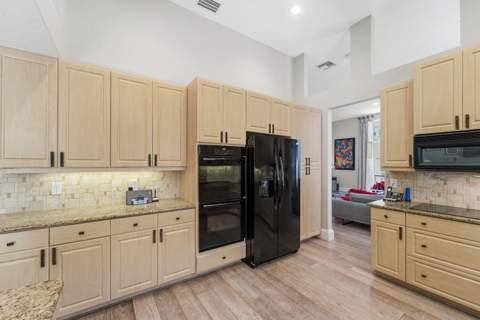 16197 Villa Vizcaya Place, Delray Beach FL - photo 20 of 54