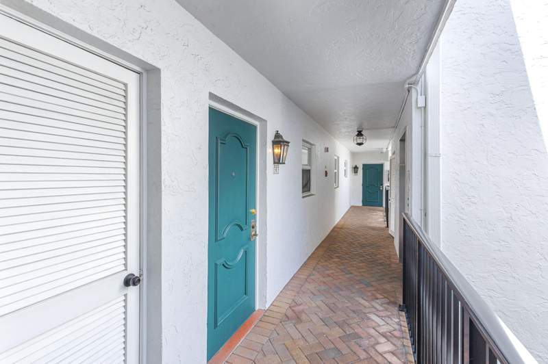1 bedroom Condominium at 1212 SE 2nd Court #303, Las Olas Manor 2 Condo, Fort Lauderdale — photo 4