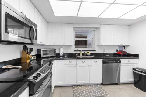 1212 SE 2nd Court #303, Fort Lauderdale FL - photo 7 of 30