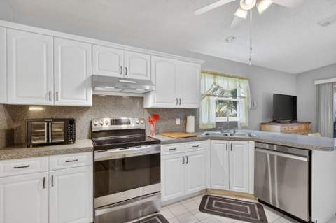 6656 Picante Circle, Fort Pierce FL - photo 14 of 48