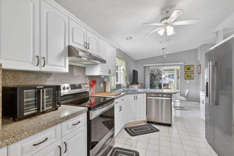 6656 Picante Circle, Fort Pierce FL - photo 16 of 48