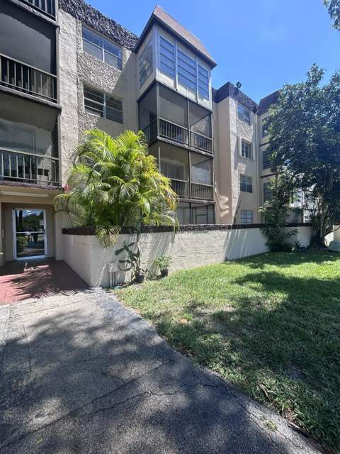 7300 NW 17th Street #121, Plantation FL - photo 6 of 24