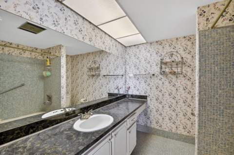 202 Wellington D, West Palm Beach FL - photo 11 of 38
