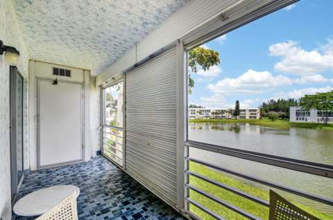 202 Wellington D, West Palm Beach FL - photo 18 of 38