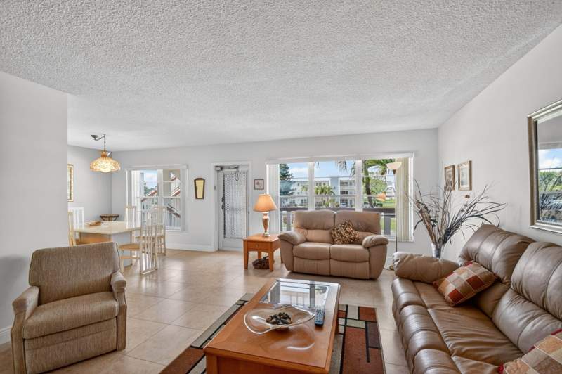 2 bedroom Condominium at 202 Wellington D, Wellington Condos, West Palm Beach — photo 3