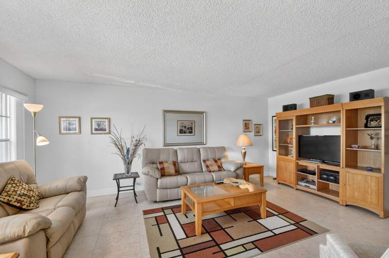 2 bedroom Condominium at 202 Wellington D, Wellington Condos, West Palm Beach — photo 5