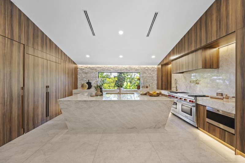 4 bedroom Single Family Residence at 10290 Silver Lake Drive, Boca Woods Country Club 11, Boca Raton — photo 4