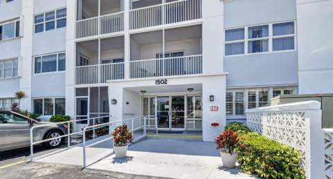 1502 S Lakeside Drive #214, Lake Worth Beach FL - photo 7 of 57