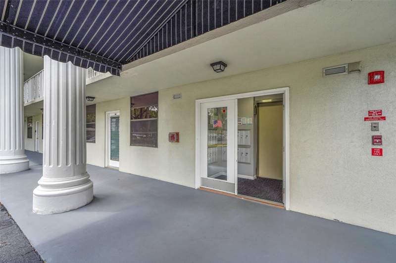 2 bedroom Condominium at 1713 Whitehall Drive #103, Condo 22 Of Whitehall Condos, Davie — photo 3