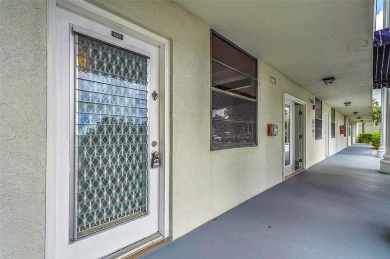 2 bedroom Condominium at 1713 Whitehall Drive #103, Condo 22 Of Whitehall Condos, Davie — photo 4