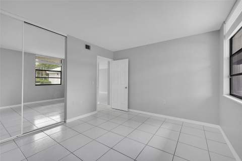 1713 Whitehall Drive #103, Davie FL - photo 12 of 28