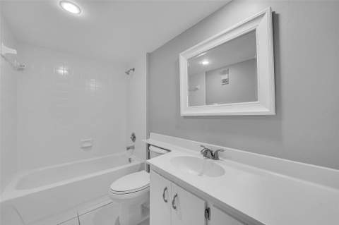 1713 Whitehall Drive #103, Davie FL - photo 13 of 28