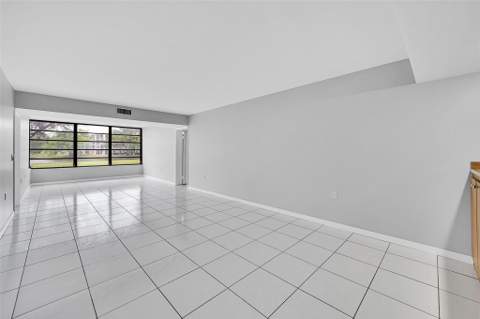1713 Whitehall Drive #103, Davie FL - photo 14 of 28
