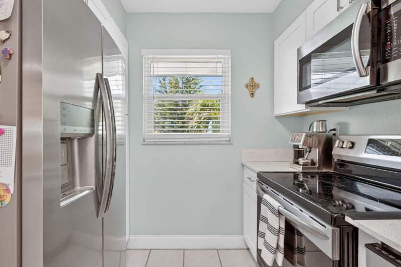 2 bedroom Condominium at 1176 Bayshore Drive #205, Colonnades Condominium No 3, Fort Pierce — photo 3