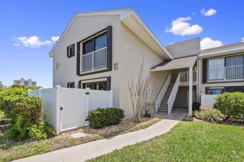 3209 S Lakeview Circle #8-101, Hutchinson Island FL - photo 23 of 51