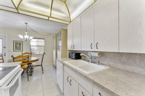 3027 Guildford B, Boca Raton FL - photo 7 of 38
