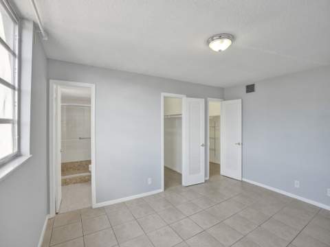 1811 Jefferson Street #404, Hollywood FL - photo 9 of 26