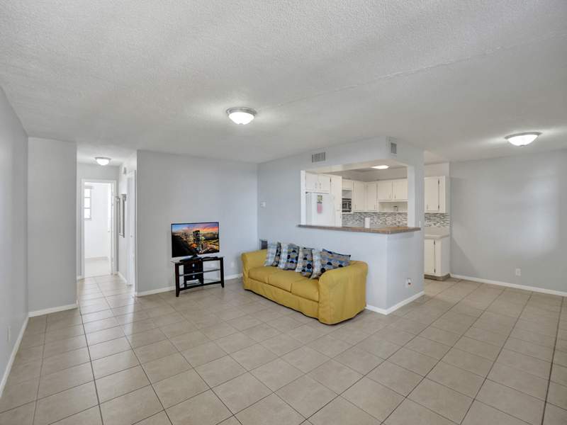 1 bedroom Condominium at 1811 Jefferson Street #404, Telstar Condominium Inc, Hollywood — photo 5
