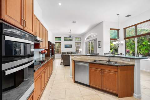4972 Forest Dale Drive, Lake Worth FL - photo 9 of 30