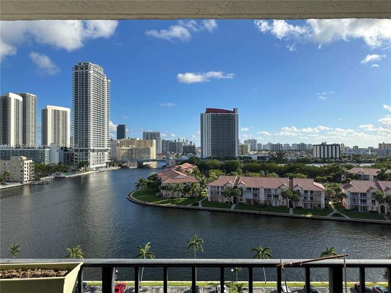2 bedroom Condominium at 200 Leslie Drive #1128, 200 Leslie Condo, Hallandale Beach — photo 4