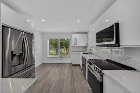 391 Leisure Boulevard, Pompano Beach FL - photo 19 of 76