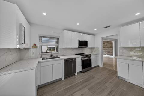 391 Leisure Boulevard, Pompano Beach FL - photo 20 of 76