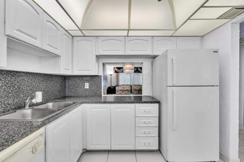 6670 Royal Palm Boulevard #110, Margate FL - photo 9 of 56