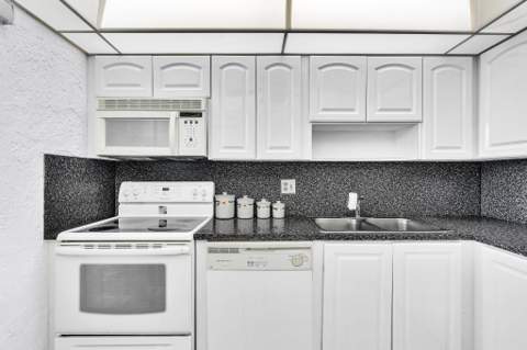 6670 Royal Palm Boulevard #110, Margate FL - photo 10 of 56