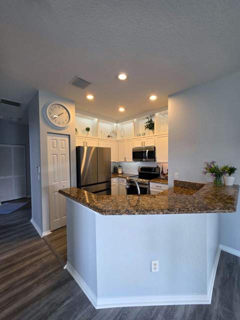 1560 SE Hampshire Way #204, Stuart FL - photo 6 of 40