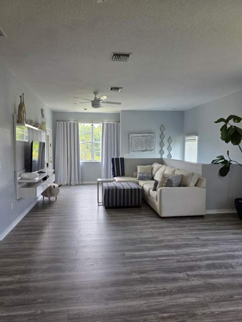 1560 SE Hampshire Way #204, Stuart FL - photo 23 of 40