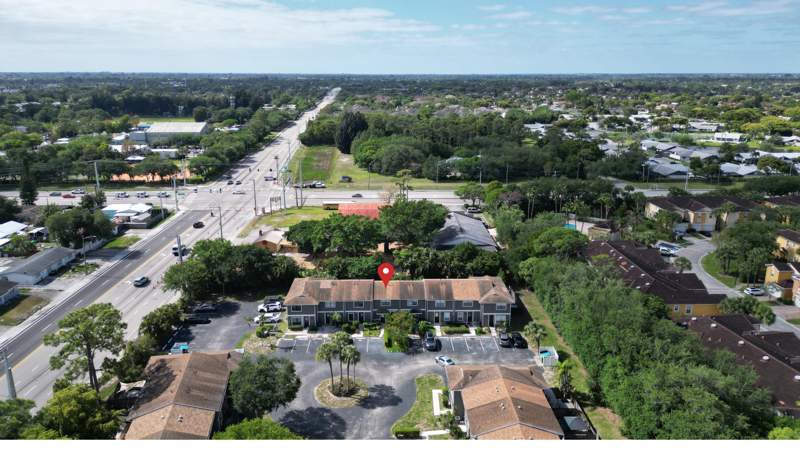 2 bedroom Townhouse at 850 Hill Drive #D, Society Hill Cannongate, West Palm Beach — photo 3