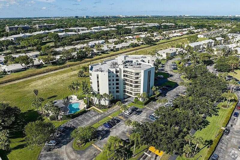 3 bedroom Condominium at 6463 La Costa Drive #105, La Costa Del Mar Condo, Boca Raton — photo 2