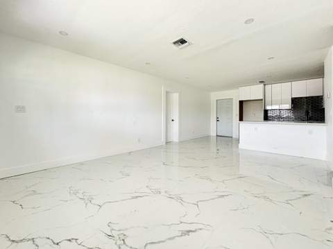 6507 Alexander Road, West Palm Beach FL - photo 10 of 36