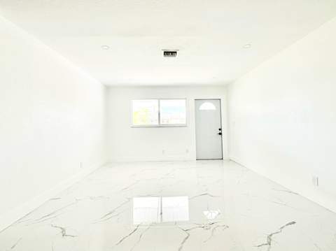 6507 Alexander Road, West Palm Beach FL - photo 13 of 36