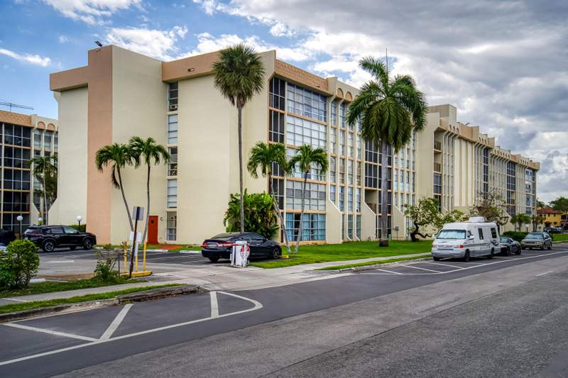 3 bedroom Condominium at 2000 Atlantic Shores Boulevard #Apt 410, Desoto Park Condo, Hallandale Beach — photo 2
