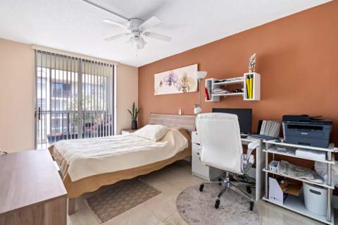2000 Atlantic Shores Boulevard #Apt 410, Hallandale Beach FL - photo 20 of 53