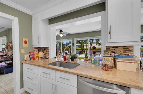 4600 NW 45th Street, Tamarac FL - photo 9 of 18