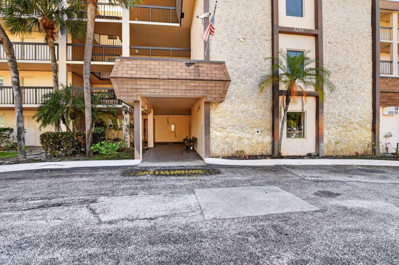 2 bedroom Condominium at 6300 NW 2nd Avenue #306, Boca Teeca Condo 8, Boca Raton — photo 3