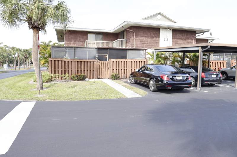2 bedroom Townhouse at 3302 SE Guinevere Lane #B, Camelot Gardens Phases 1 Thru 11, Port St. Lucie — photo 2
