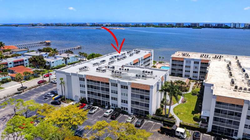 2 bedroom Condominium at 1502 S Lakeside Drive #214, Palm Lake 1 Condo, Lake Worth Beach — photo 3