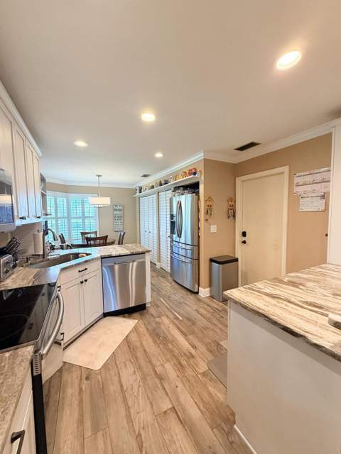 186 Citrus Trail Circle, Boynton Beach FL - photo 10 of 33